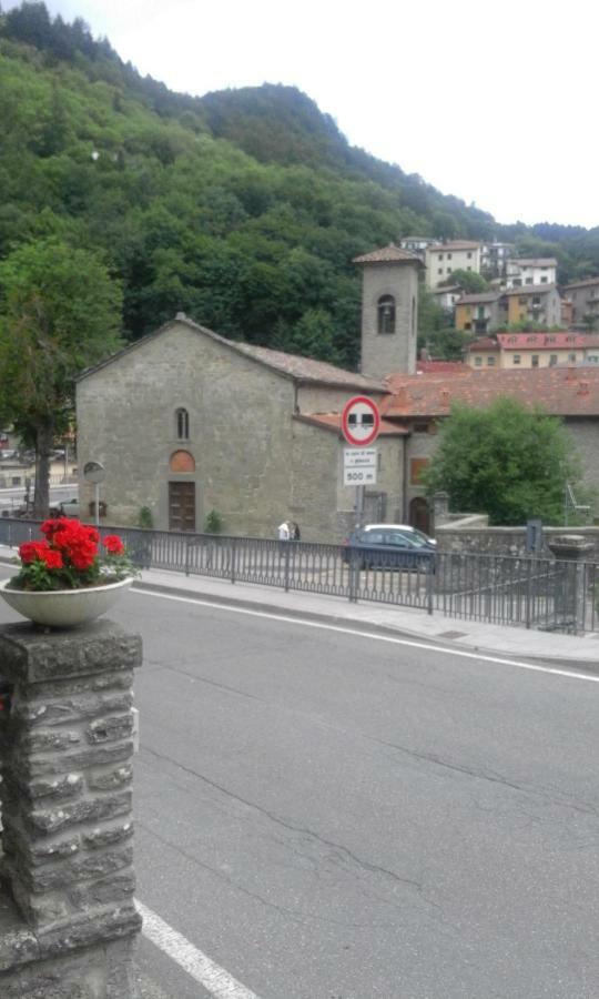 La Foresta Albergo Ristorante Pizzeria Badia Prataglia Eksteriør billede