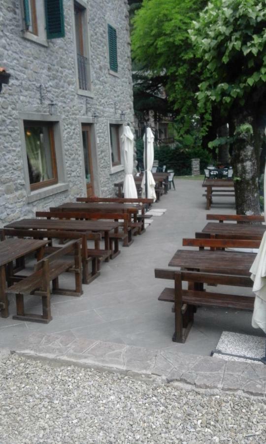 La Foresta Albergo Ristorante Pizzeria Badia Prataglia Eksteriør billede